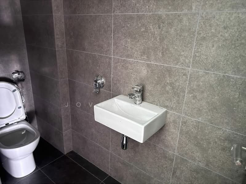 Office for Rent in Bandar Puteri Puchong (Puchong) - Jovee Chow - Bathroom - PropertyGuru.com.my