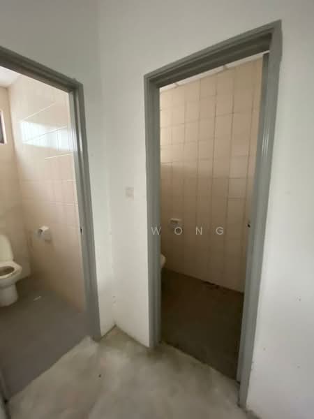 Shop / Office for Rent in Cyberjaya (Selangor) - Ivy Wong - Bathroom - PropertyGuru.com.my