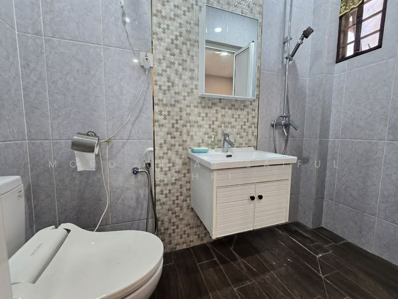 2-storey Terraced House for Sale in Setiawangsa (Kuala Lumpur) - Mohd Aizat Saiful Bahri - Bathroom - PropertyGuru.com.my