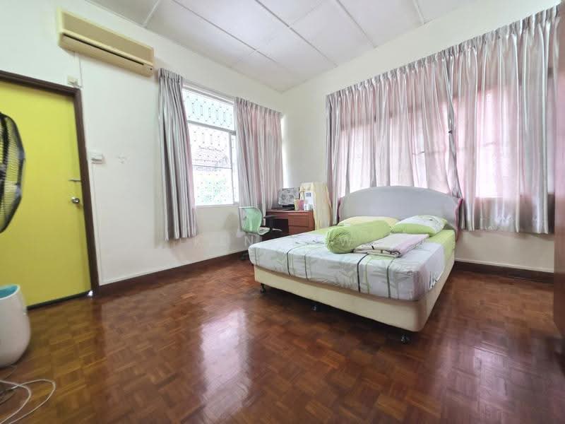 Bungalow House untuk Dijual di Taman Taynton View (Cheras) - Ken Lew - Bedroom - PropertyGuru.com.my