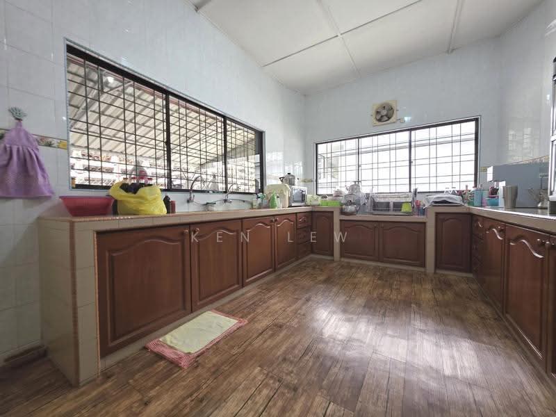 Bungalow House untuk Dijual di Taman Taynton View (Cheras) - Ken Lew - Kitchen - PropertyGuru.com.my