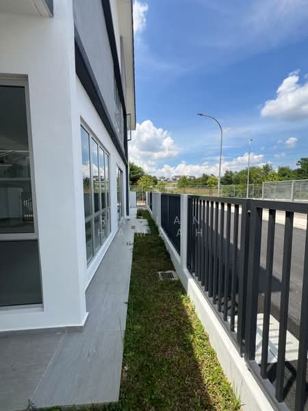 Rumah Teres 2 Tingkat untuk Dijual di Amverton Hills (Sungai Buloh) - Razlan Hamzah - Exterior - PropertyGuru.com.my