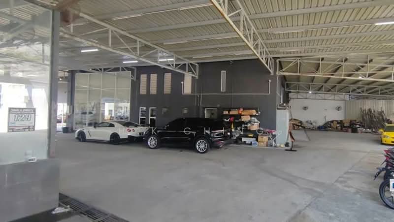 Kilang untuk Disewa di Glenmarie (Selangor) - H.K Ching - Car Park - PropertyGuru.com.my