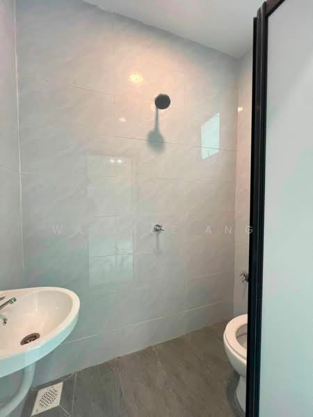 Semi-Detached House for Sale in Kampung Bahru (Johor Bahru) - Wallace Ang - Bathroom - PropertyGuru.com.my