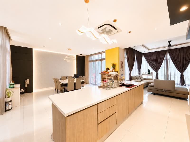 3-storey Terraced House for Sale in Serdang (Seri Kembangan) - CK Yee - Living Room - PropertyGuru.com.my