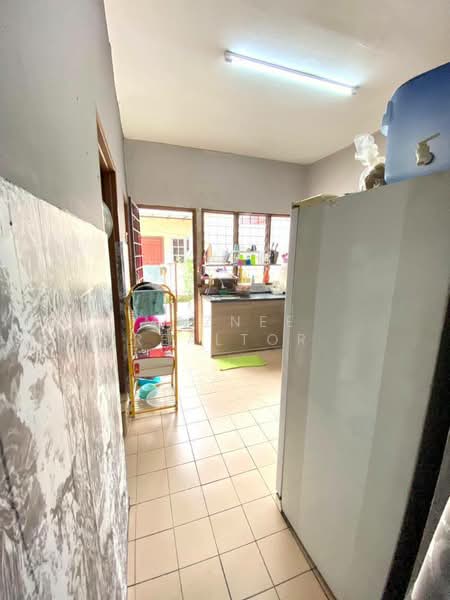 2-storey Terraced House for Rent in Bangi (Selangor) - Maznee Realtor - Kitchen - PropertyGuru.com.my