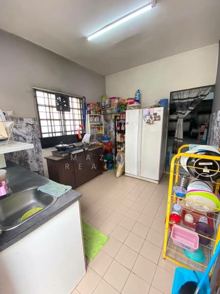 2-storey Terraced House for Rent in Bangi (Selangor) - Maznee Realtor - Kitchen - PropertyGuru.com.my