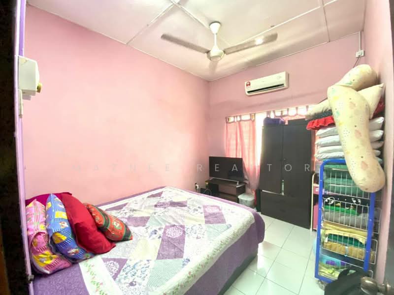 2-storey Terraced House for Rent in Bangi (Selangor) - Maznee Realtor - Bedroom - PropertyGuru.com.my