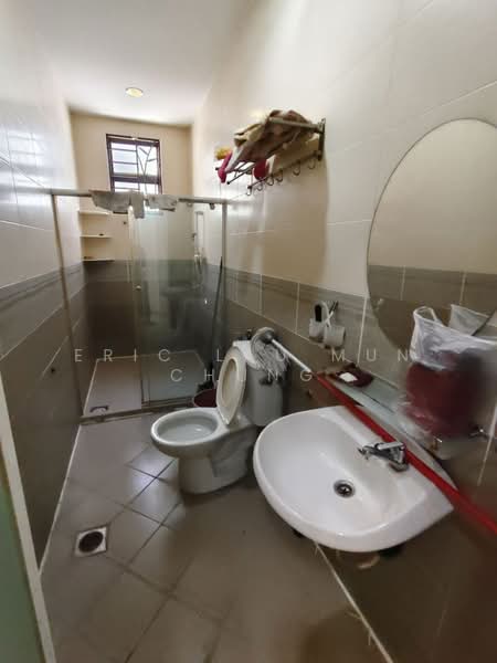 Semi-Detached House for Sale in Bandar Puteri Puchong (Puchong) - Eric Lau Mun Chung - Bathroom - PropertyGuru.com.my