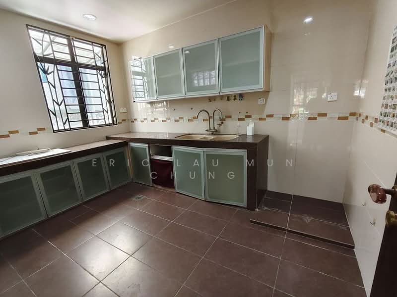 Semi-Detached House for Sale in Bandar Puteri Puchong (Puchong) - Eric Lau Mun Chung - Kitchen - PropertyGuru.com.my