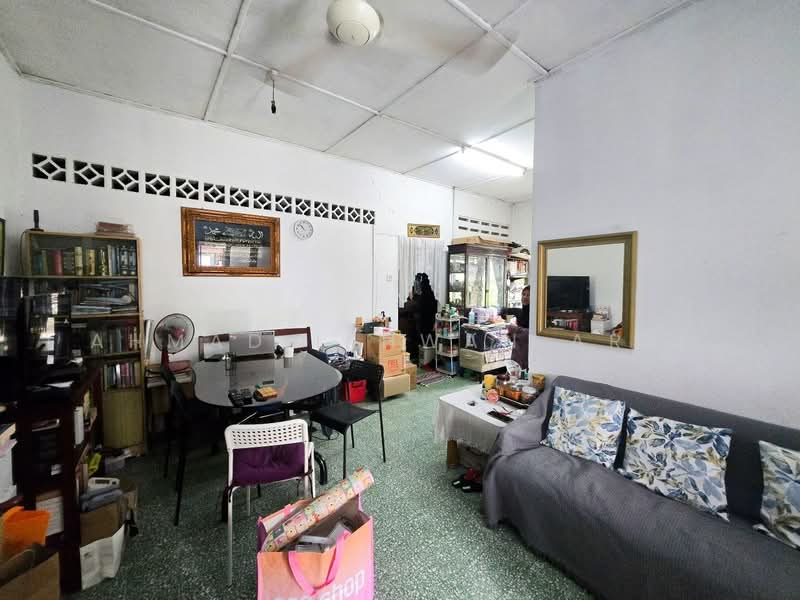 Semi-Detached House for Sale in Petaling Jaya (Selangor) - Ahmad Ikhwan Arif - Living Room - PropertyGuru.com.my