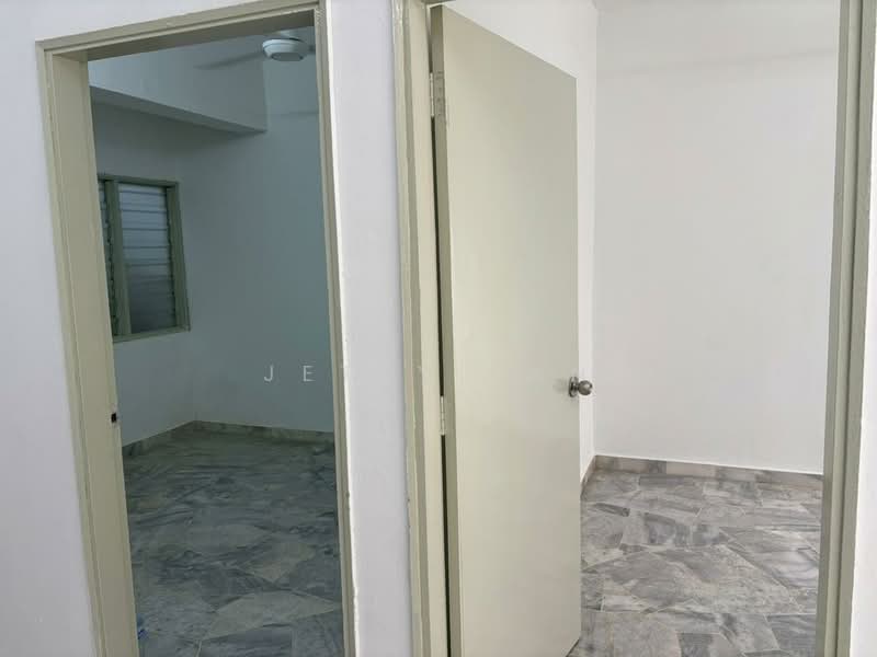 Pangsapuri untuk Disewa di Taman Lembah Maju 600 Apartment - Jetty Tan - Interior - PropertyGuru.com.my