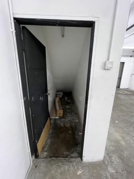 Office for Rent in Taman Pelangi (Johor Bahru) - Kennly Chia - Entrance - PropertyGuru.com.my