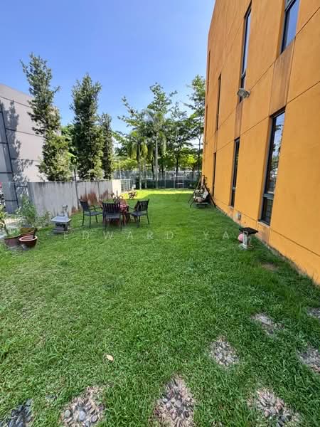 3-storey Terraced House for Sale in Lake Fields (Sungai Besi) - Edward Yap - Garden - PropertyGuru.com.my