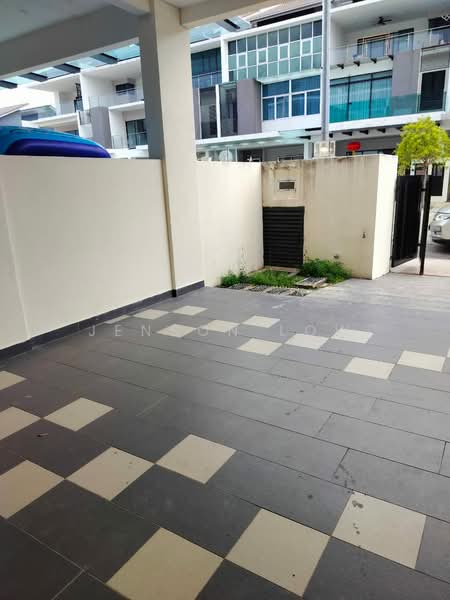 3-storey Terraced House for Sale in Puchong (Selangor) - Jenson Low - Exterior - PropertyGuru.com.my