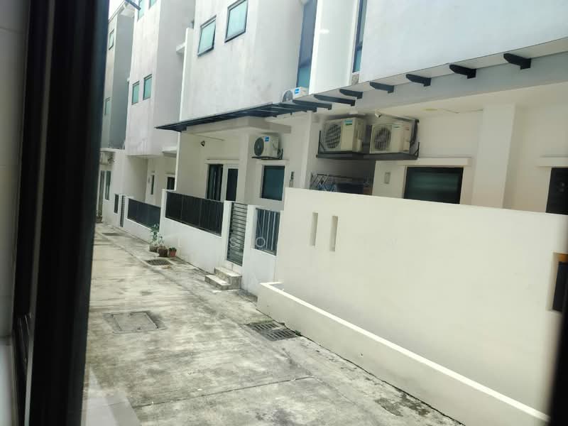 3-storey Terraced House for Sale in Puchong (Selangor) - Jenson Low - Exterior - PropertyGuru.com.my