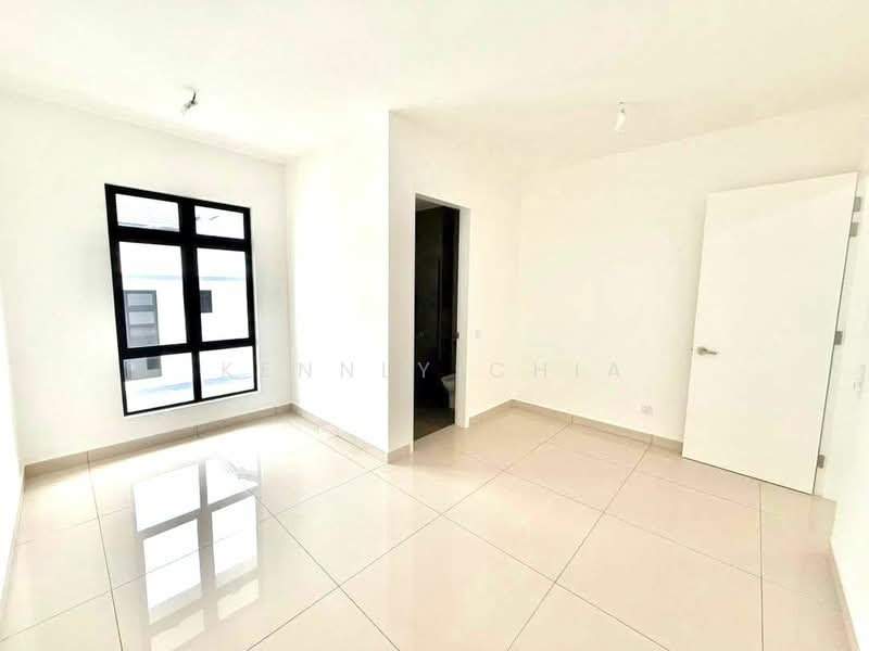 Rumah Berkembar untuk Dijual di Setia Tropika (Johor Bahru) - Kennly Chia - PropertyGuru.com.my