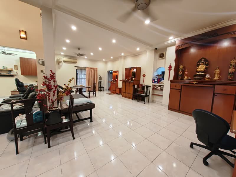 Bungalow for Sale in Bandar Putra (Kulai) - Eric Lu - Living Room - PropertyGuru.com.my