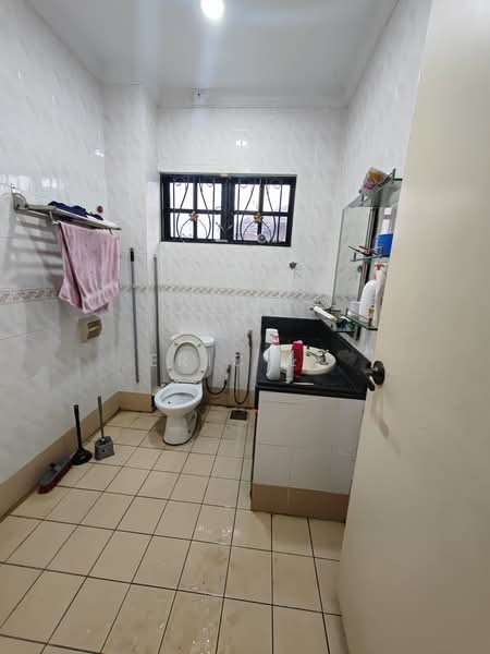 Bungalow for Sale in Bandar Putra (Kulai) - Eric Lu - Bathroom - PropertyGuru.com.my