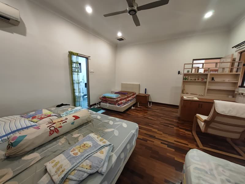 Bungalow for Sale in Bandar Putra (Kulai) - Eric Lu - Bedroom - PropertyGuru.com.my