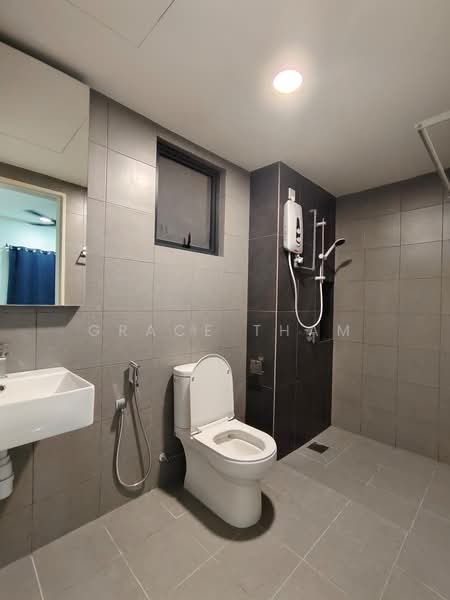 Service Residence for Sale at D'Cosmos Residences - Grace Tham - Bathroom - PropertyGuru.com.my