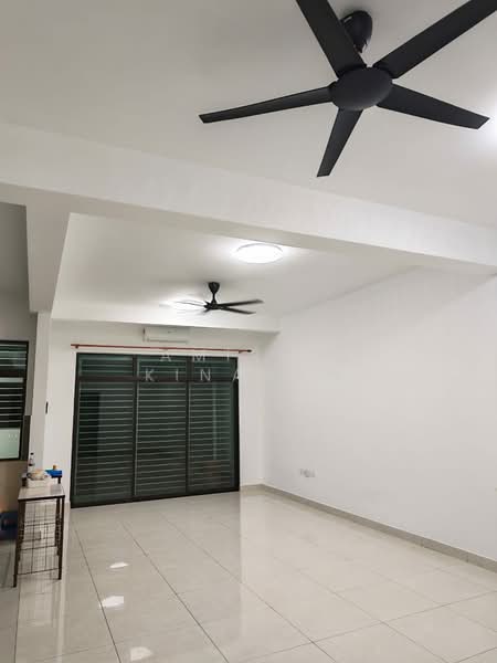 2-storey Terraced House for Rent in Saujana Utama (Selangor) - Amirun Kinanah - Living Room - PropertyGuru.com.my