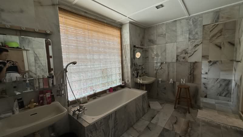 Rumah Banglo untuk Dijual di Taman Lucky (Bangsar) - Tian Soon Tan - Bathroom - PropertyGuru.com.my
