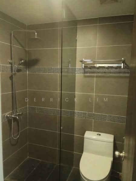 Servis Apartment untuk Dijual di D'Latour - Derrick Lim - Bathroom - PropertyGuru.com.my