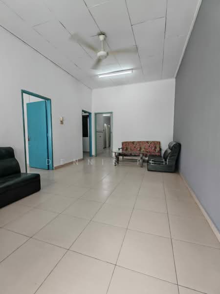 1-storey Terraced House for Rent in Taman Abad (Johor Bahru) - Dennis Peh - Living Room - PropertyGuru.com.my