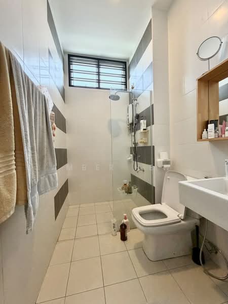 2-storey Terraced House for Sale in Taman Puteri Wangsa (Ulu Tiram) - Amber Hew - Bathroom - PropertyGuru.com.my