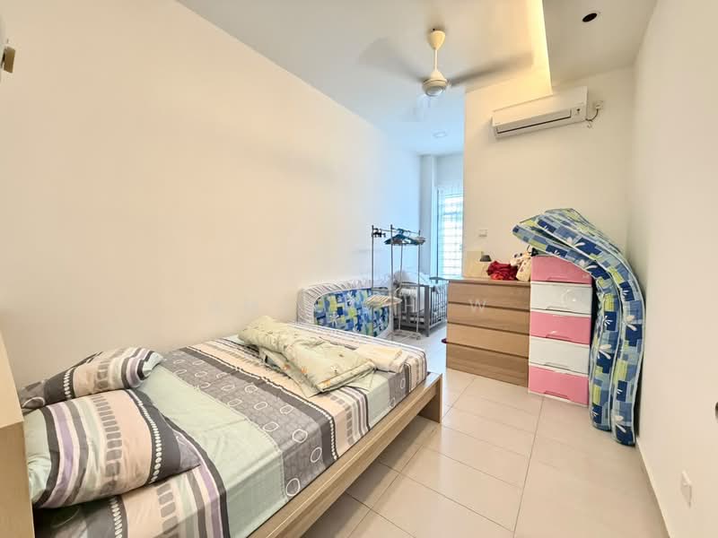 2-storey Terraced House for Sale in Taman Puteri Wangsa (Ulu Tiram) - Amber Hew - Bedroom - PropertyGuru.com.my