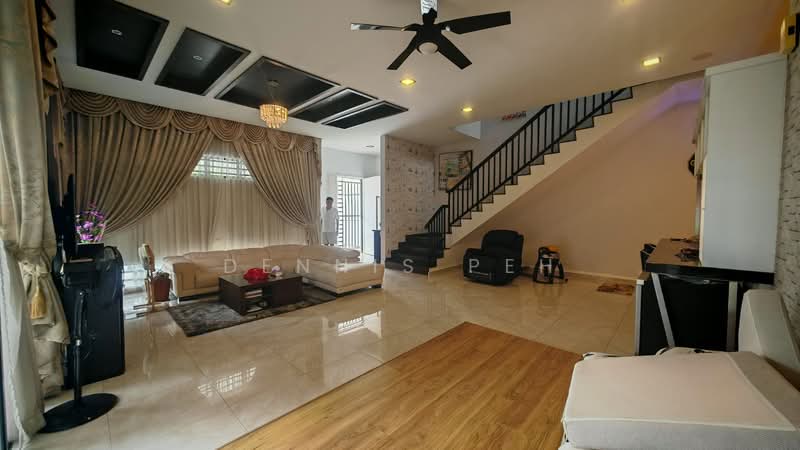 Rumah Kluster untuk Dijual di Setia Tropika (Johor Bahru) - Dennis Peh - Living Room - PropertyGuru.com.my