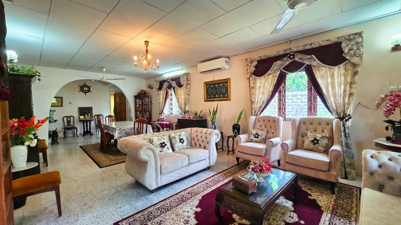 Rumah Banglo untuk Dijual di Kampung Tunku (Petaling Jaya) - Zulhilmi Zakaria - Living Room - PropertyGuru.com.my