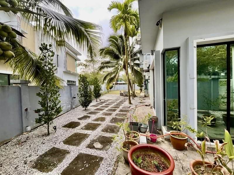 Semi-Detached House for Sale in Shah Alam (Selangor) - Zuraini Soh - Exterior - PropertyGuru.com.my