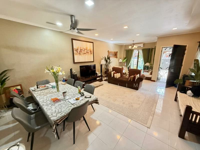2-storey Terraced House for Sale in Alam Damai (Cheras) - Danilo Lim - Living Room - PropertyGuru.com.my