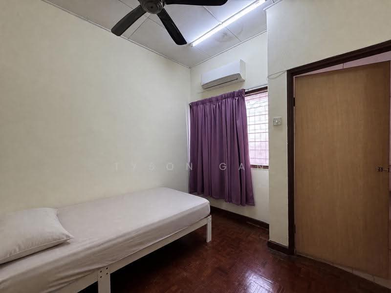 Rumah Teres 2-Tingkat untuk Dijual di Usj 3 (Subang Jaya) - Tyson Gan - Bedroom - PropertyGuru.com.my