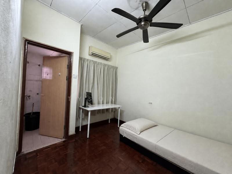 Rumah Teres 2-Tingkat untuk Dijual di Usj 3 (Subang Jaya) - Tyson Gan - Bedroom - PropertyGuru.com.my