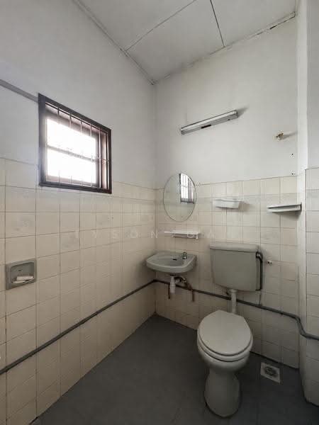 Rumah Teres 2-Tingkat untuk Dijual di Usj 3 (Subang Jaya) - Tyson Gan - Bathroom - PropertyGuru.com.my