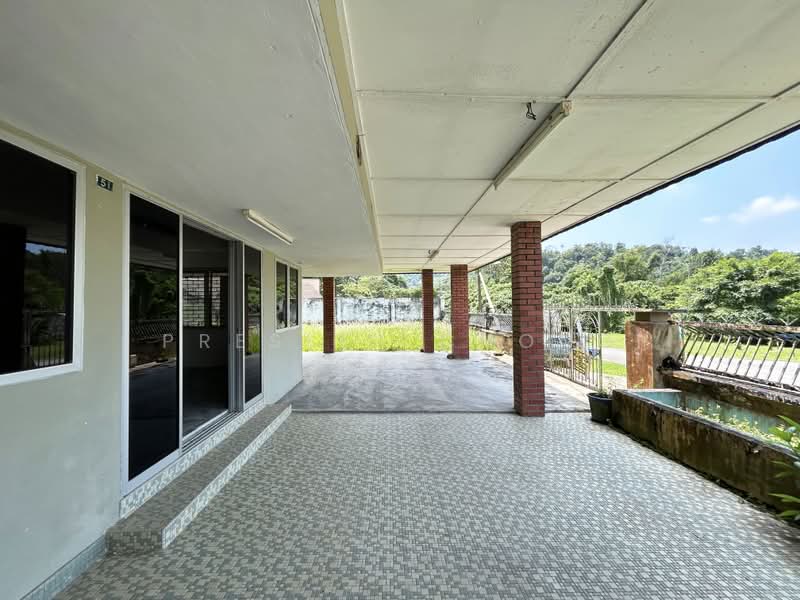 Semi-Detached House for Sale in Taman Kampar Jaya (Kampar) - Presley Chong - Car Porch - PropertyGuru.com.my