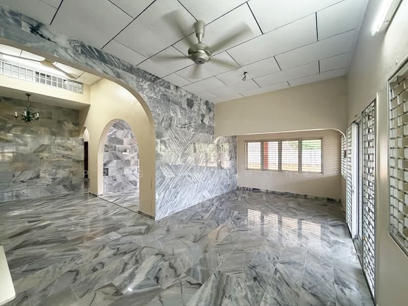 Semi-Detached House for Sale in Taman Kampar Jaya (Kampar) - Presley Chong - Living Room - PropertyGuru.com.my