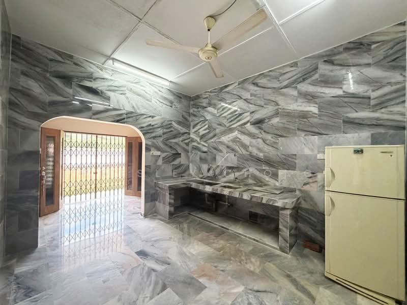 Semi-Detached House for Sale in Taman Kampar Jaya (Kampar) - Presley Chong - Dining Area - PropertyGuru.com.my