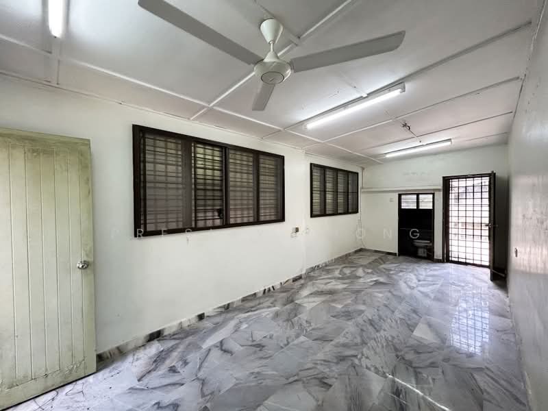 Semi-Detached House for Sale in Taman Kampar Jaya (Kampar) - Presley Chong - Kitchen - PropertyGuru.com.my