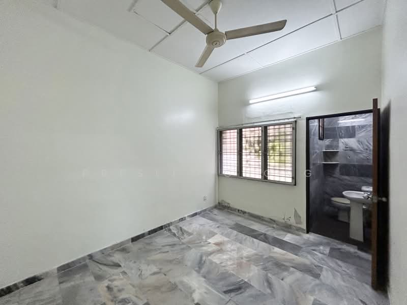 Semi-Detached House for Sale in Taman Kampar Jaya (Kampar) - Presley Chong - Bedroom 4 - PropertyGuru.com.my