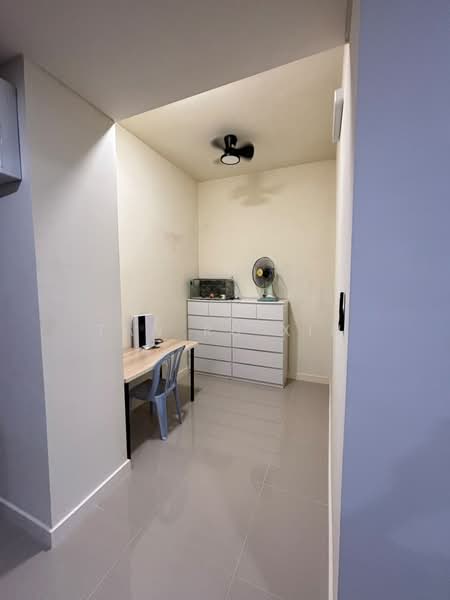 Servis Apartment untuk Disewa di 8th & Stellar - Tan Ru Xin - Study - PropertyGuru.com.my