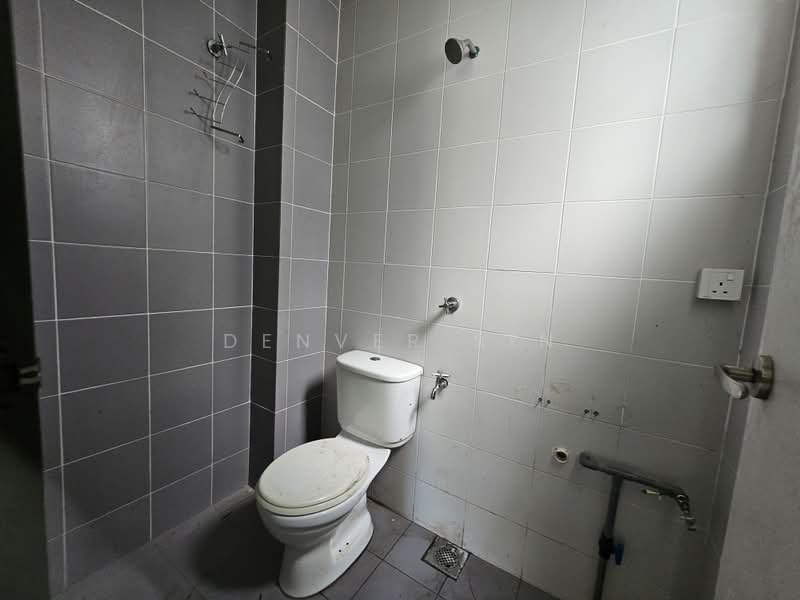 Semi-Detached House for Sale in Taman Saujana Suria (Kajang) - Denver Sin - Bathroom - PropertyGuru.com.my