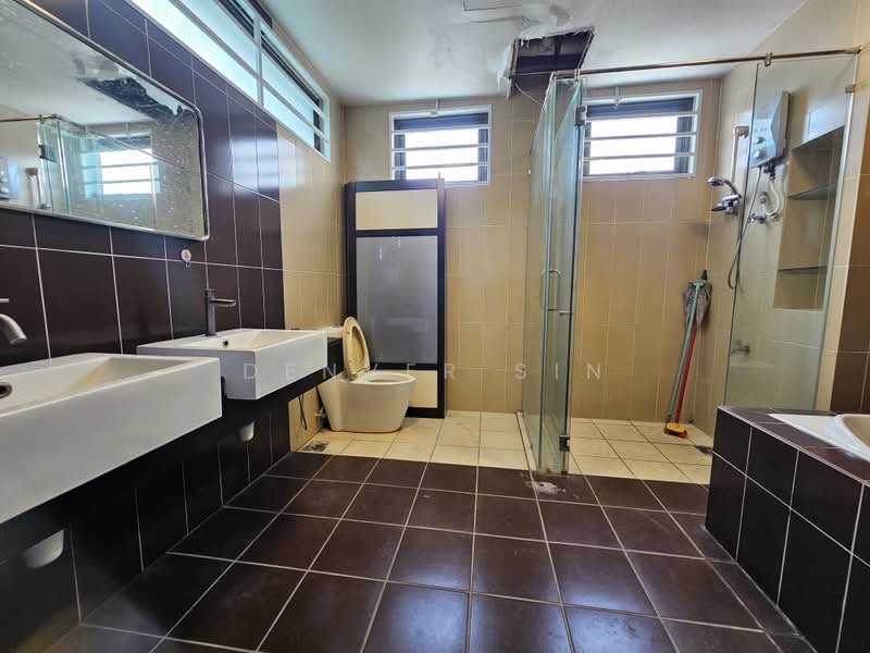 Semi-Detached House for Sale in Taman Saujana Suria (Kajang) - Denver Sin - Bathroom - PropertyGuru.com.my