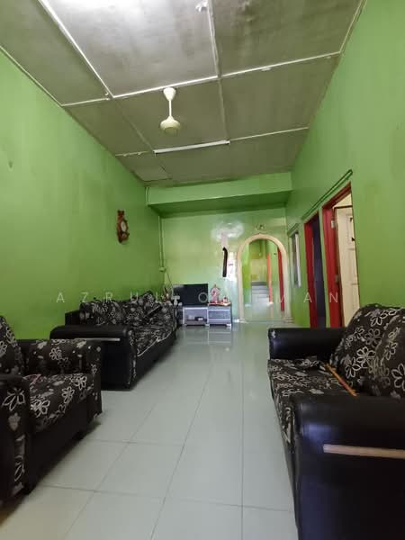 Rumah Teres 1 Tingkat untuk Dijual di Taman Senawang Jaya (Senawang) - Azrul Othman - Living Room - PropertyGuru.com.my