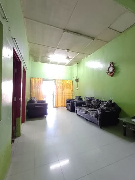 Rumah Teres 1 Tingkat untuk Dijual di Taman Senawang Jaya (Senawang) - Azrul Othman - Living Room - PropertyGuru.com.my