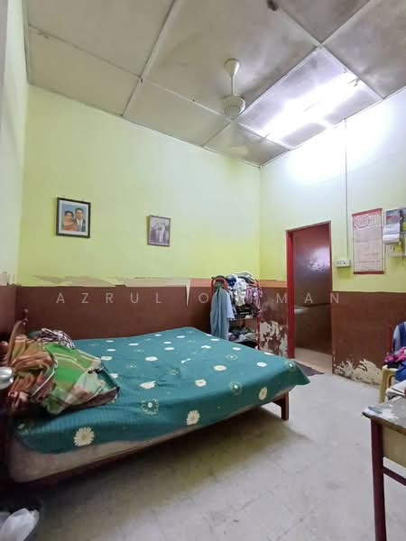 Rumah Teres 1 Tingkat untuk Dijual di Taman Senawang Jaya (Senawang) - Azrul Othman - Bedroom - PropertyGuru.com.my