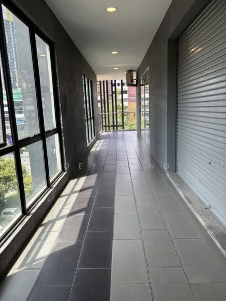 Shop for Rent in Bandar Puteri Puchong (Puchong) - Joey Wong - Corridor - PropertyGuru.com.my